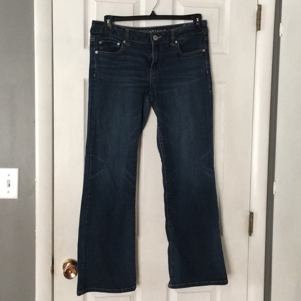 AMERICAN EAGLE JEANS